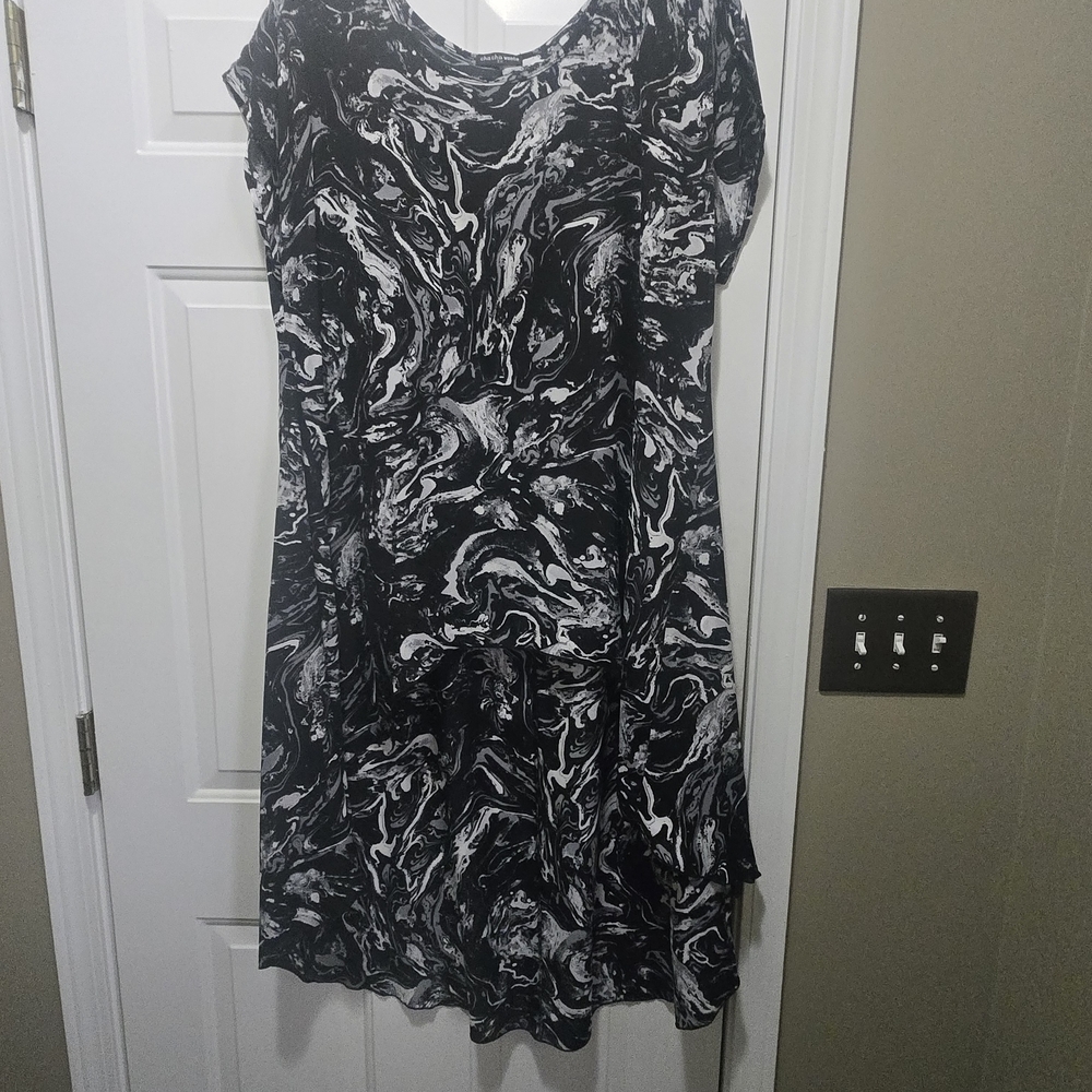 Cha Cha Vente Black and White Asymmetrical Dress